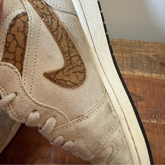 Men's Air Jordan 1 Mid Shoes, Size 10.5 - Picture 8 of 10